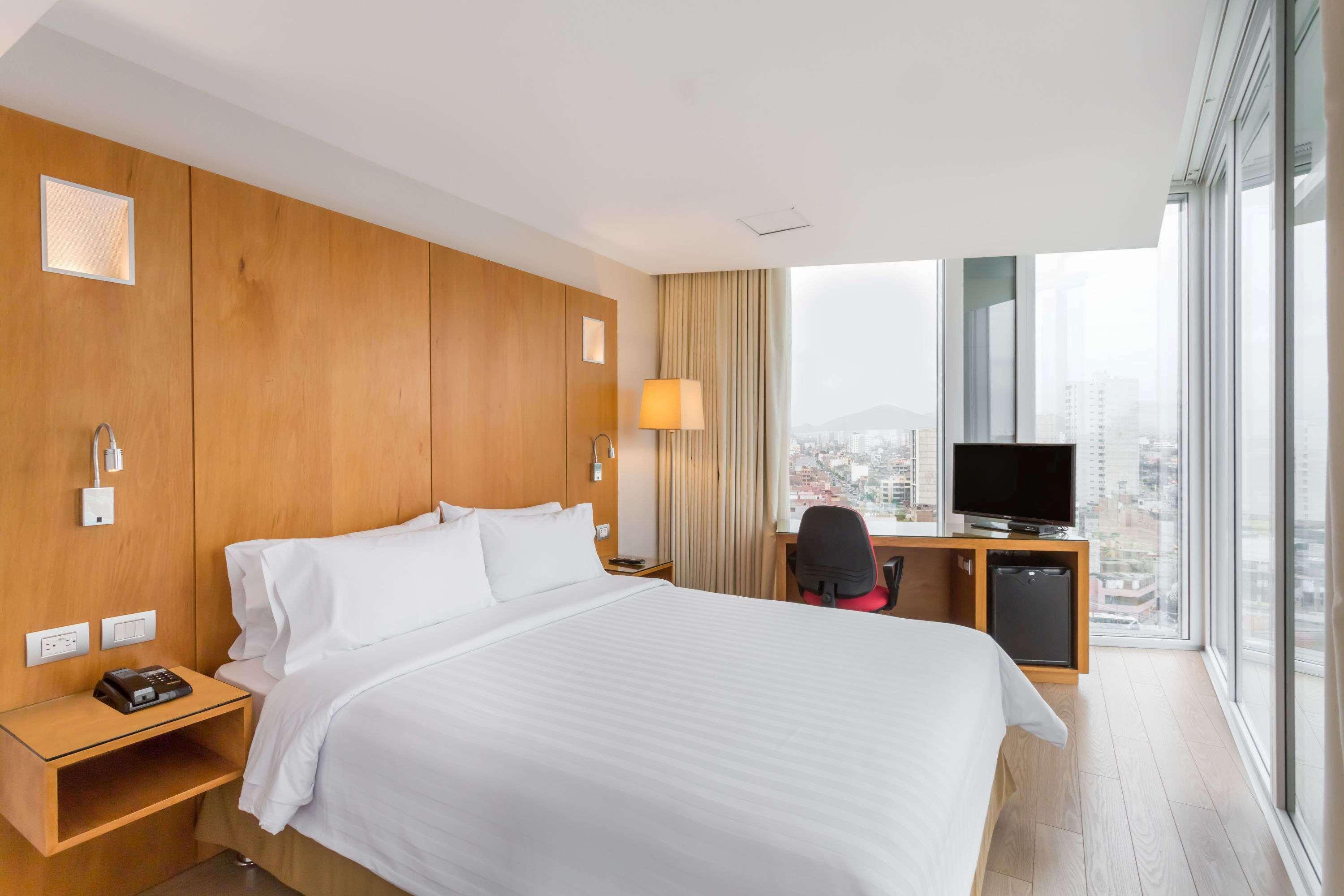 Ramada Encore By Wyndham Lima San Isidro Екстериор снимка