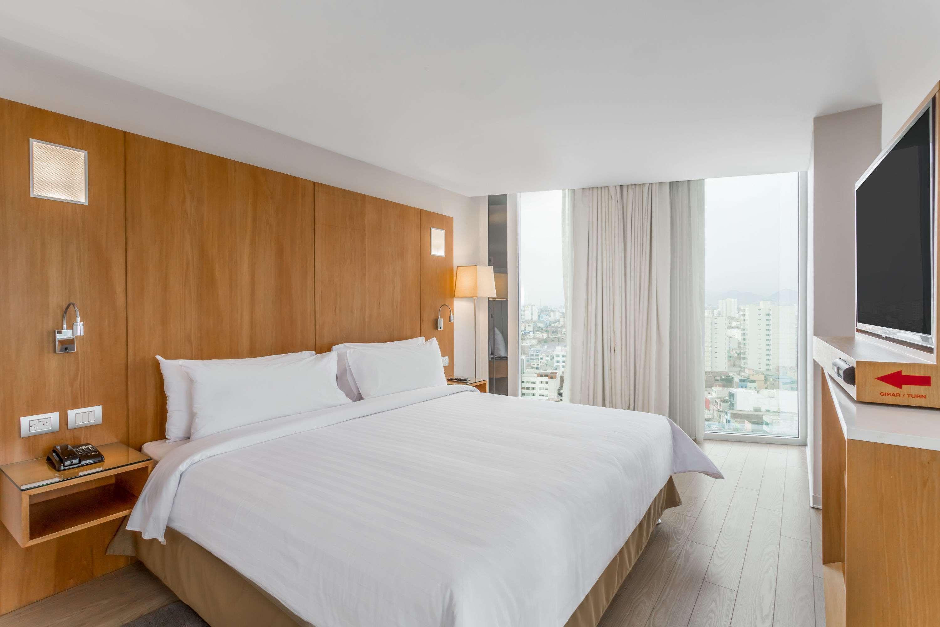 Ramada Encore By Wyndham Lima San Isidro Екстериор снимка